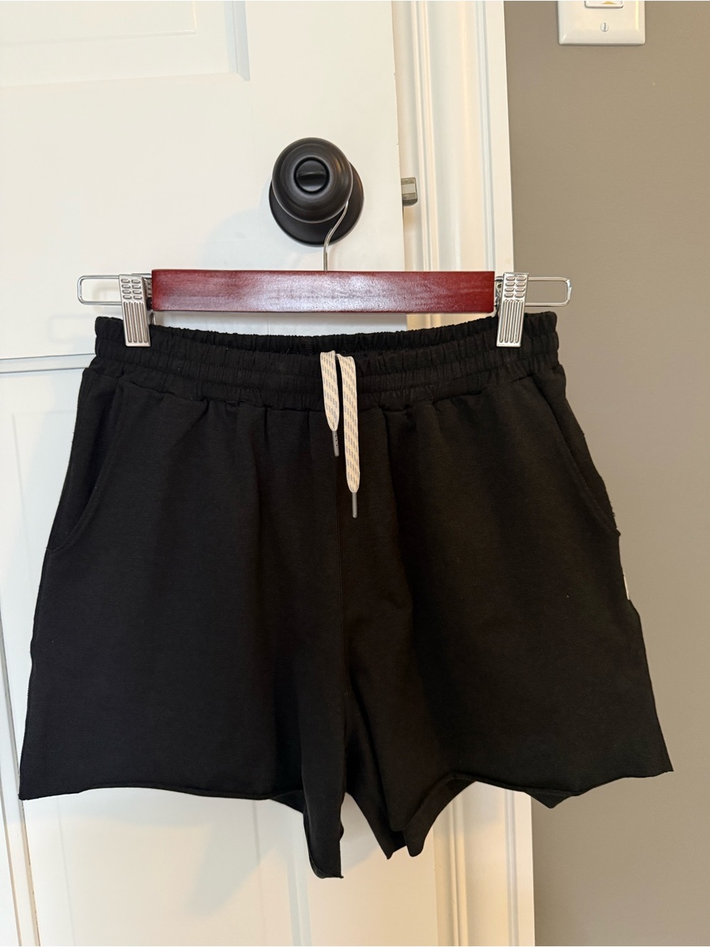 Vuori Shorts - black heather